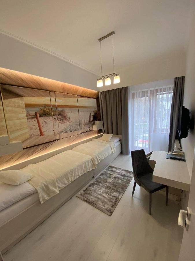 Hotel Artin บาร์เจโอ ภายนอก รูปภาพ