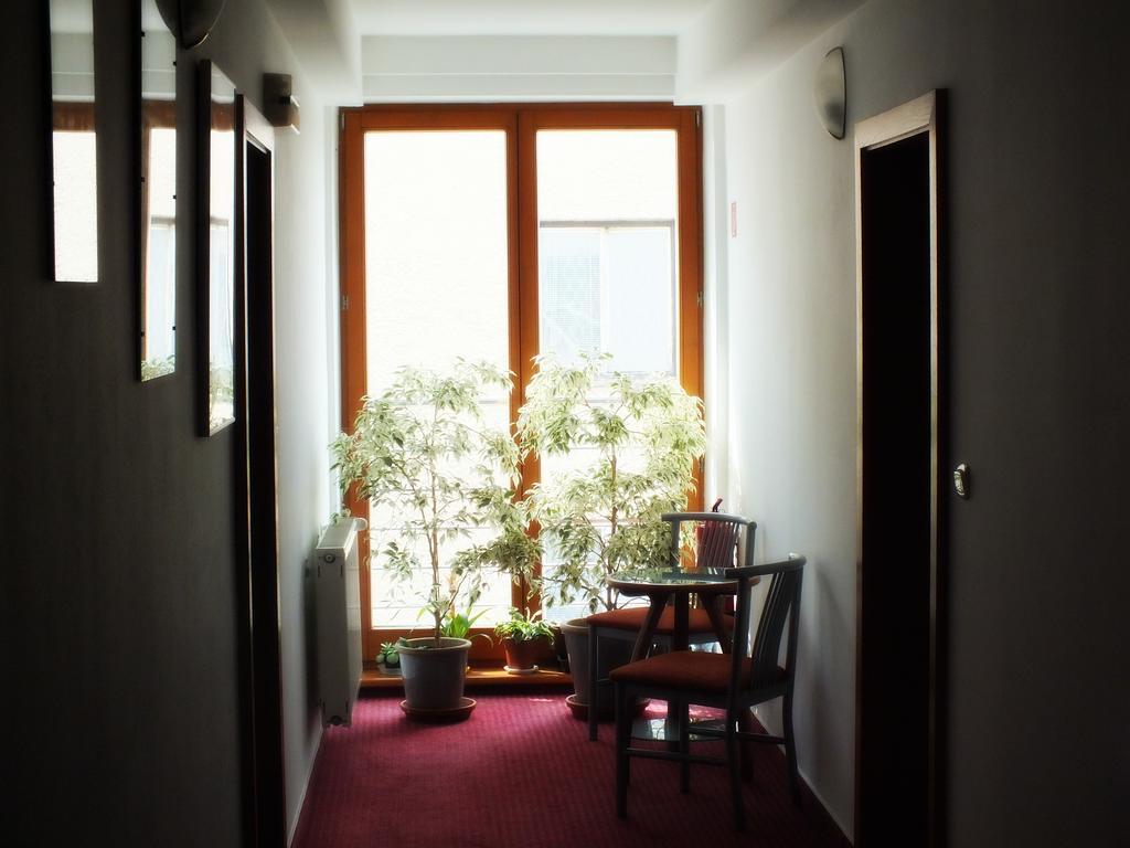 Hotel Artin บาร์เจโอ ภายนอก รูปภาพ